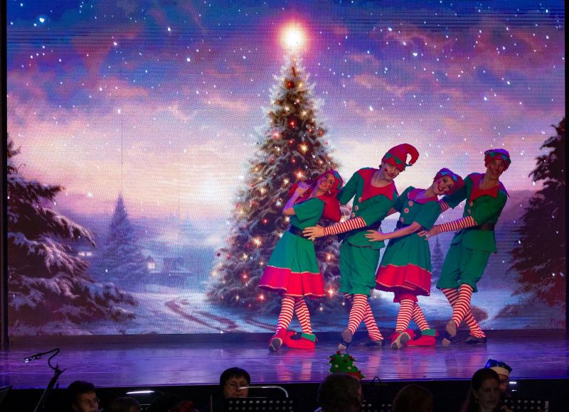 Найпопулярніші зимові хіти та різдвяні гімни